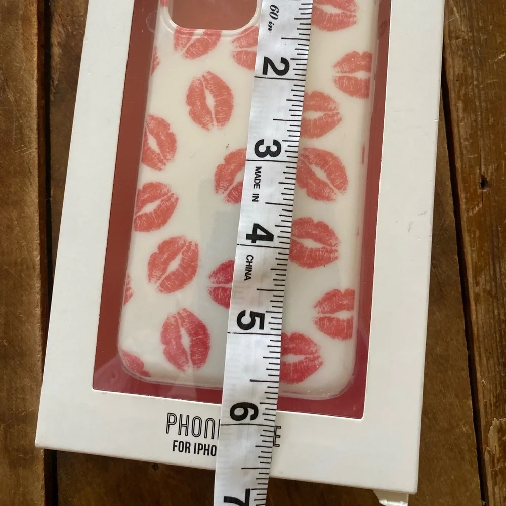 IPHONE 11PRO protective phone case💋💋 keep your phone safe from every day bumps